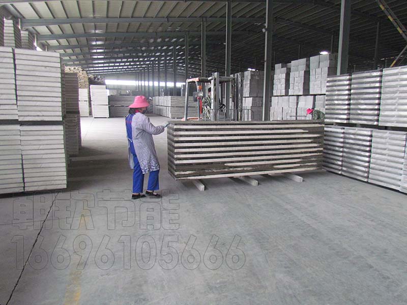 CQ免拆復(fù)合保溫模板